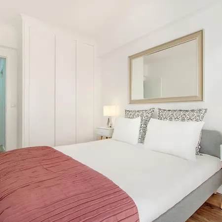 At Santo Antonio Flat Apartamento Lisboa